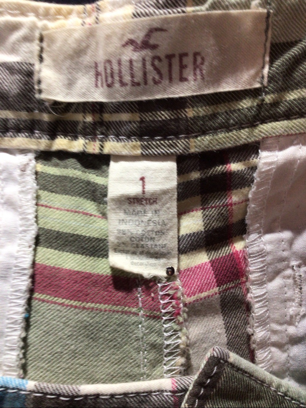 Vintage Y2K Hollister Plaid shorts - Picture 2 of 4